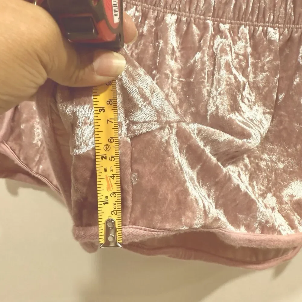 L.A. Hearts Women Velvet Shorts Size M champagne Color